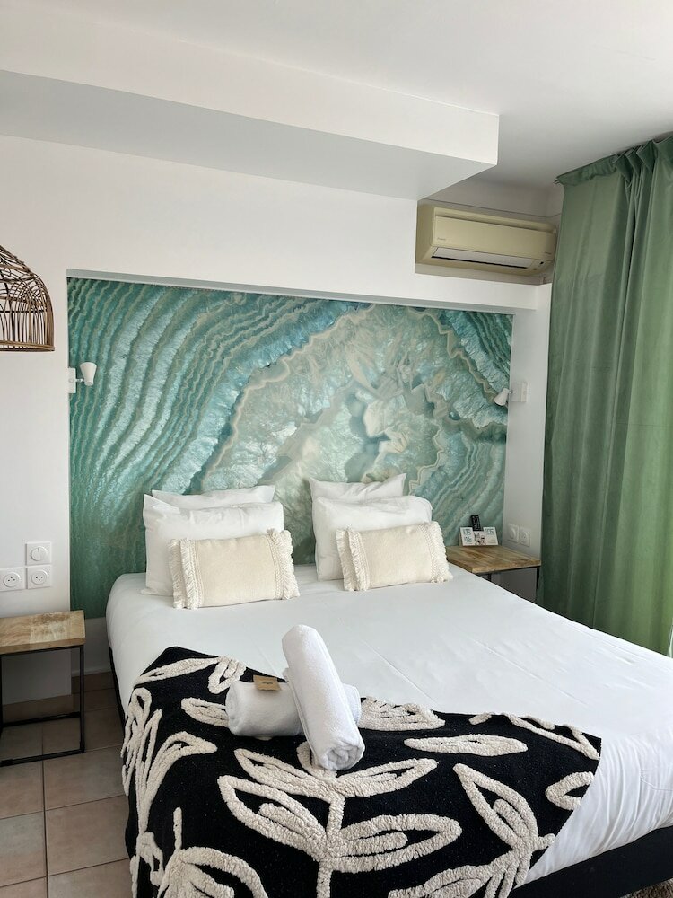 Фото Hôtel les Sables