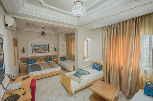 Гостиница Hotel Saheb Ettabaa в Тунисе