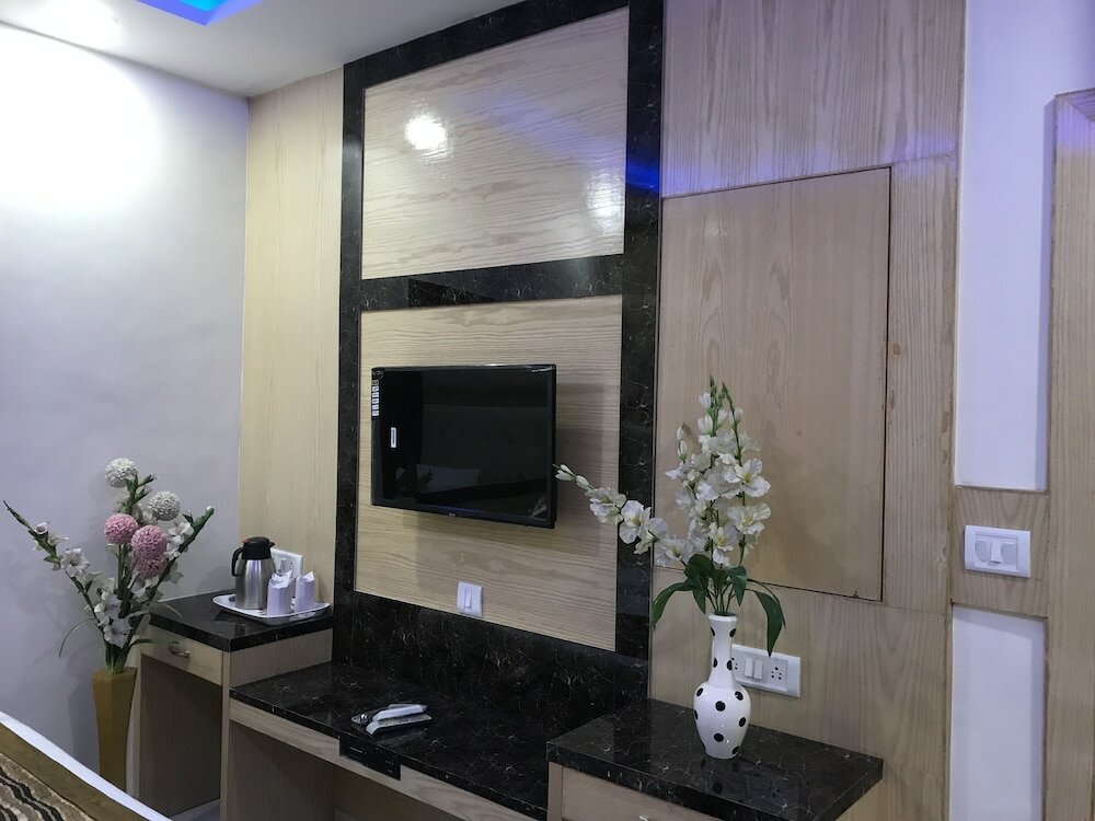 Фото Hotel Karlo Kastle by Sushant Travels