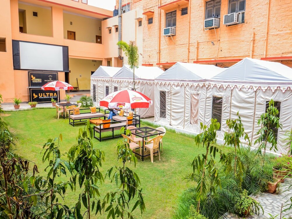 Фото Oyo 18825 Hotel Akshey