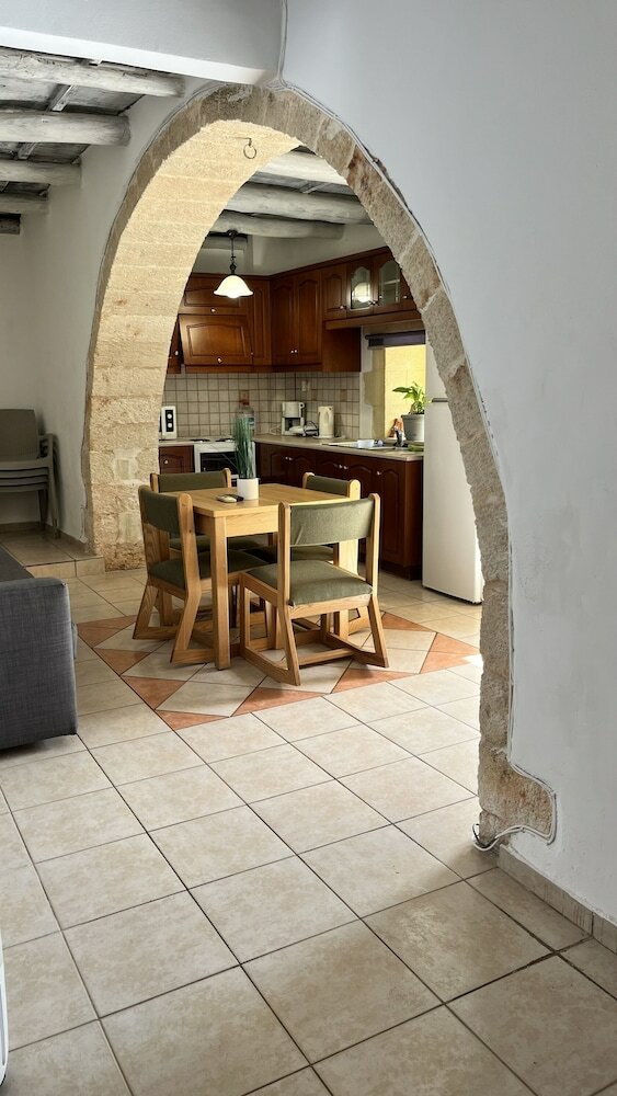 Фото Skandalis Traditional Suites