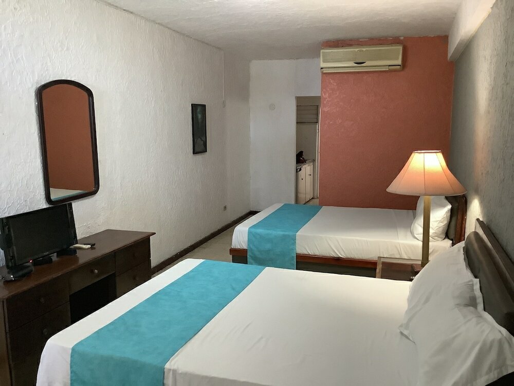 Фото Cariblue Beach Hotel and Scuba Diving Resort