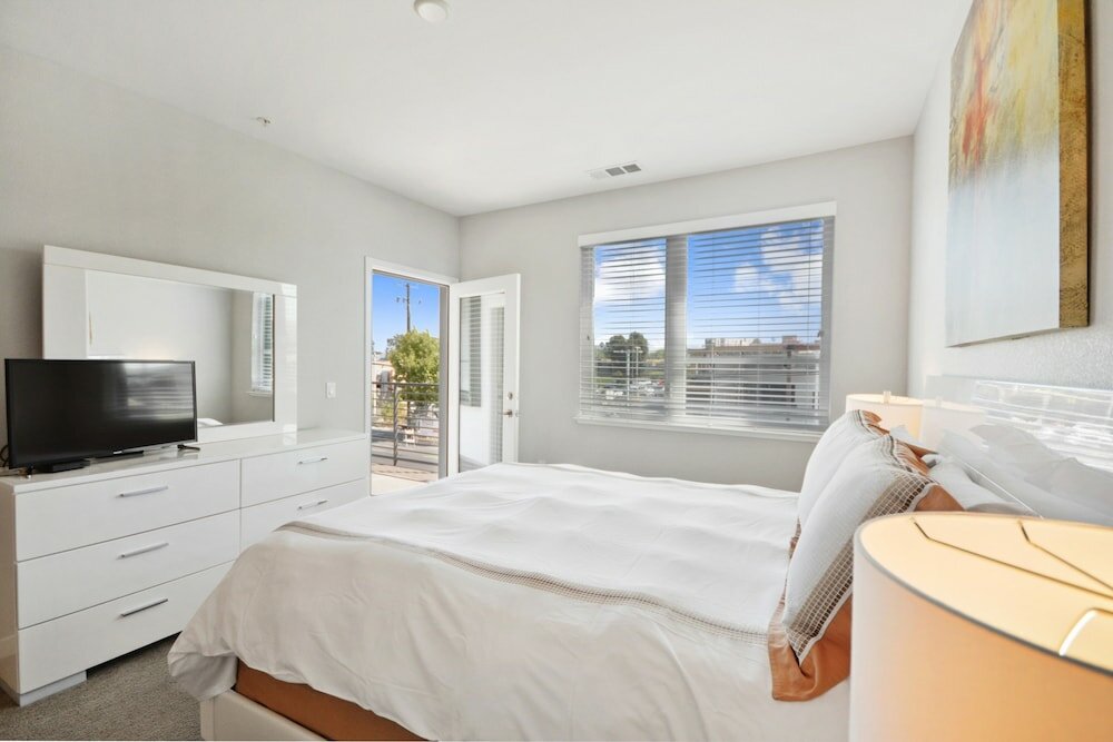 Фото Global Luxury Suites in Menlo Park