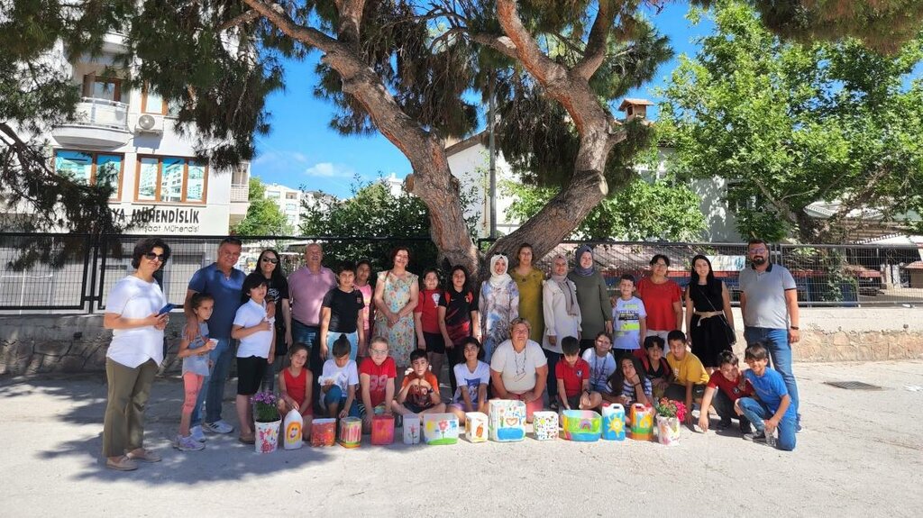 Primary school Ataturk Ilkogretim Okulu, Dikili, photo