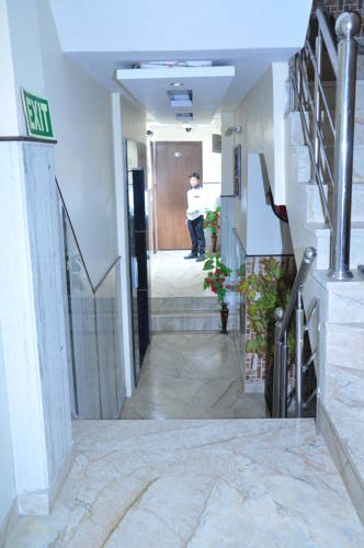 Фото Hotel Guruvas Inn