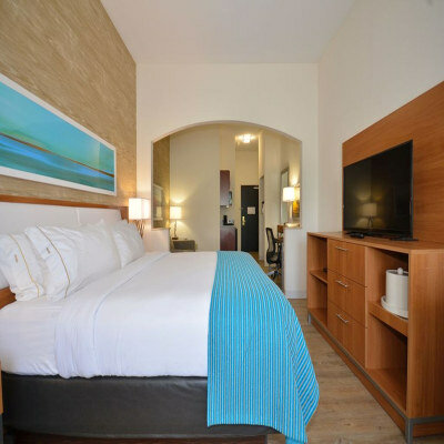 Фото Holiday Inn Express & Suites Farmington, an Ihg Hotel