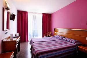 Don Juan Tossa (Tossa de Mar, Calle Barcelona, 22), hotel