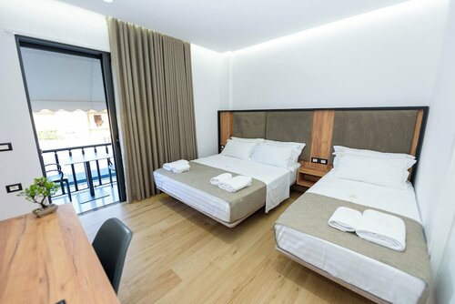 Апартаменты Kevin's Aparthotel во Влёре
