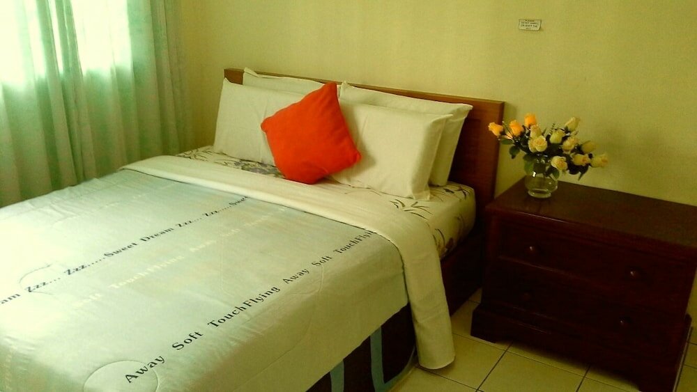 Фото Kpw at Royal Lily Apartment