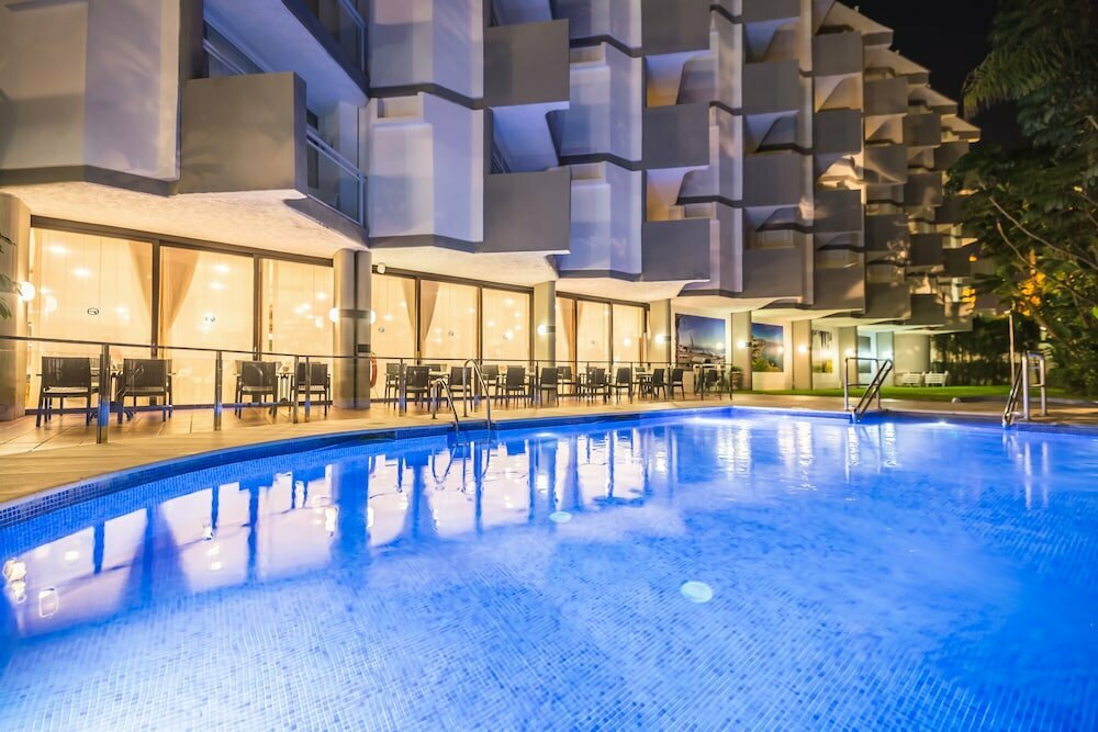 Hotel AluaSun Lago Rojo, Torremolinos, photo