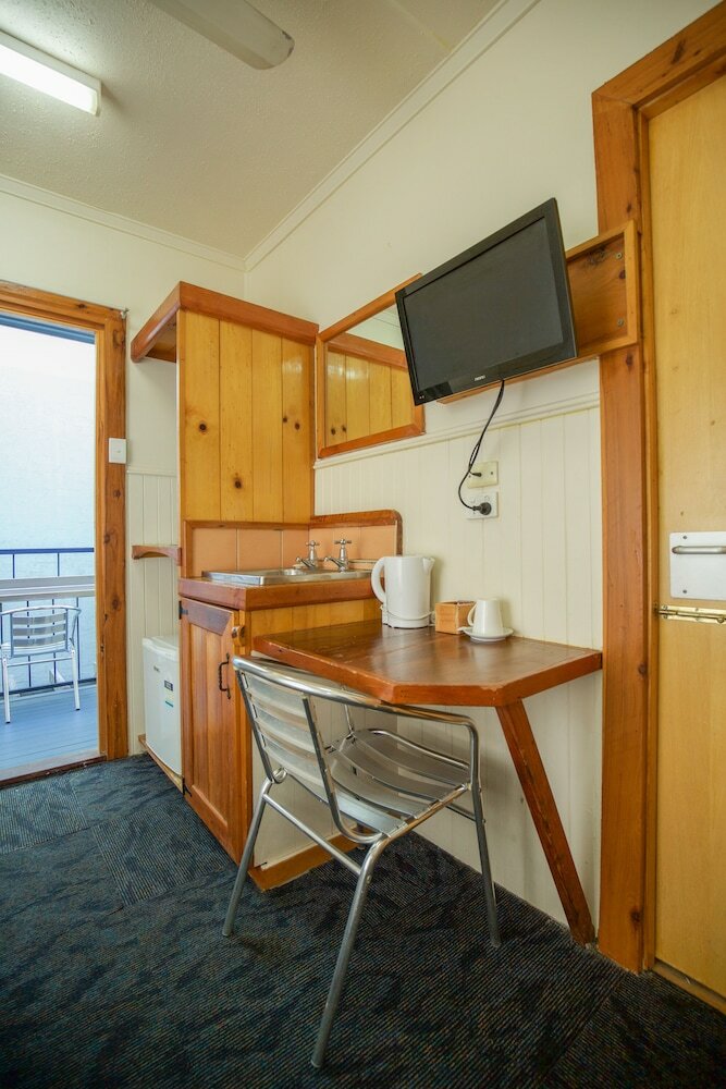 Фото Brisbane Manor Hotel