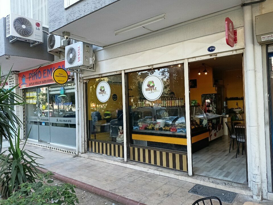 Goods for confectioners Waffle Maffle, Izmir, photo