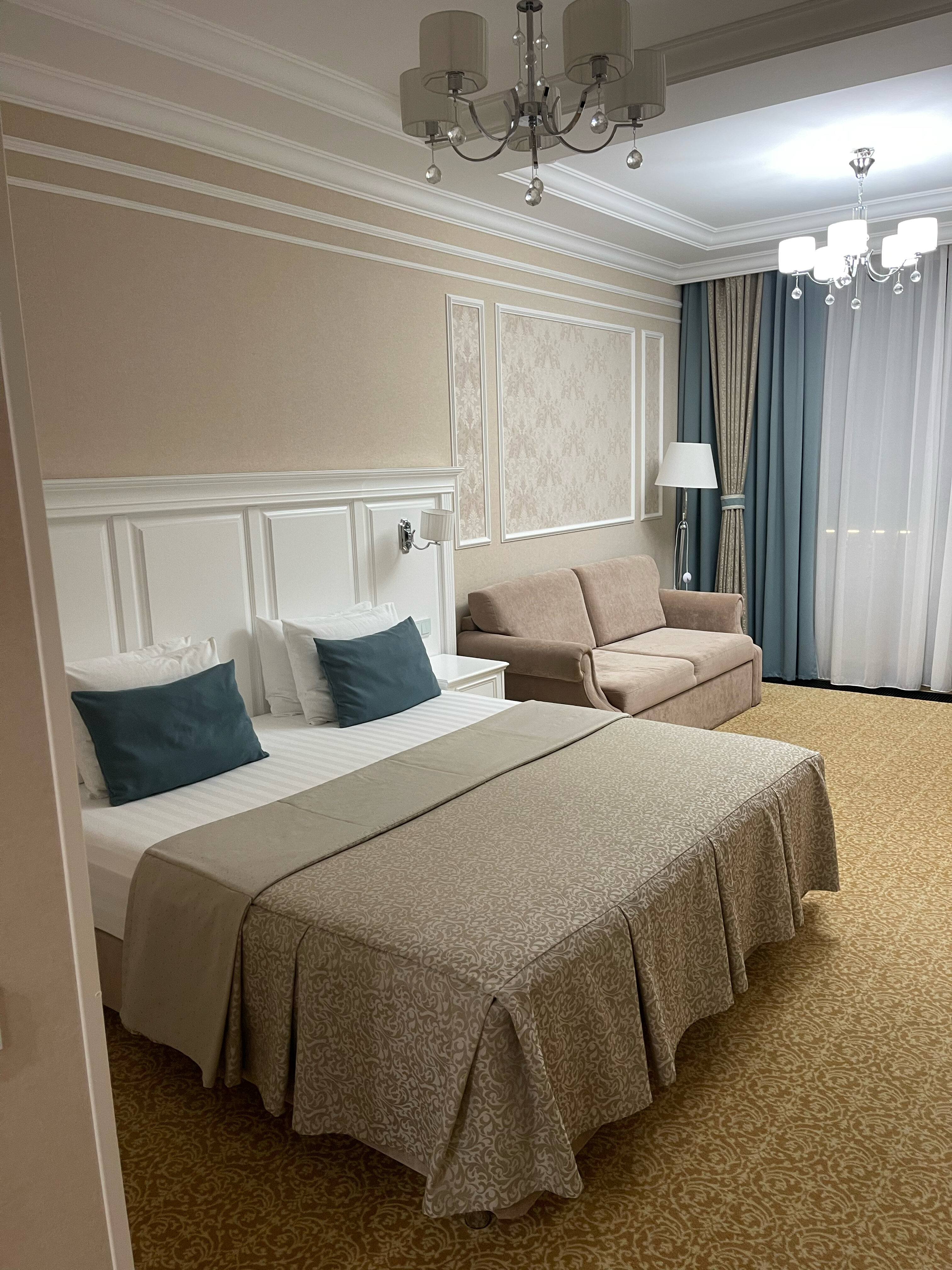 Фото Династия