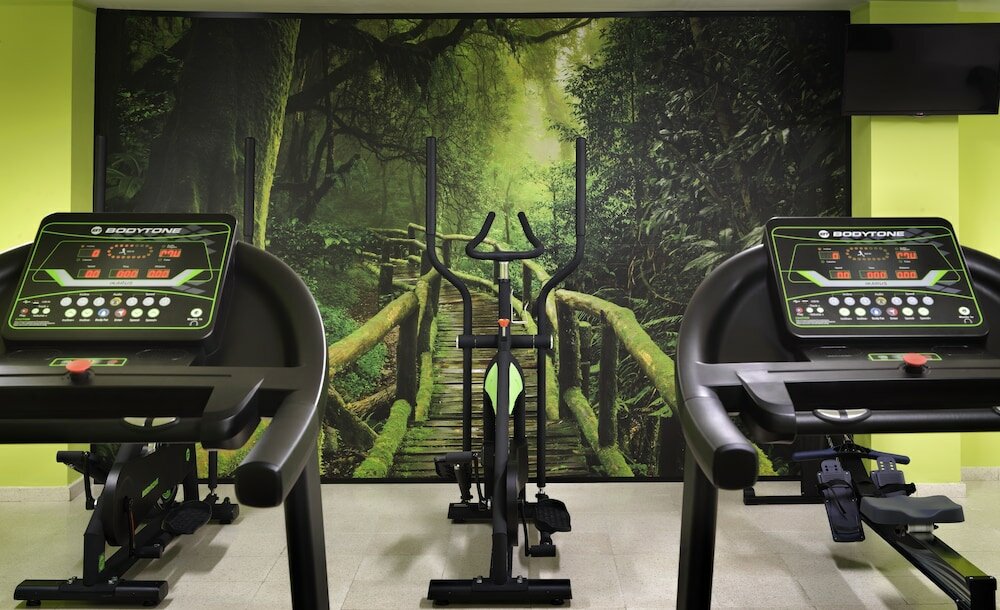 Фото Regency Country Club Apartments Suites