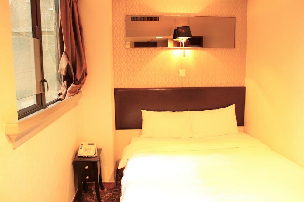 Фото Lander Hotel Prince Edward