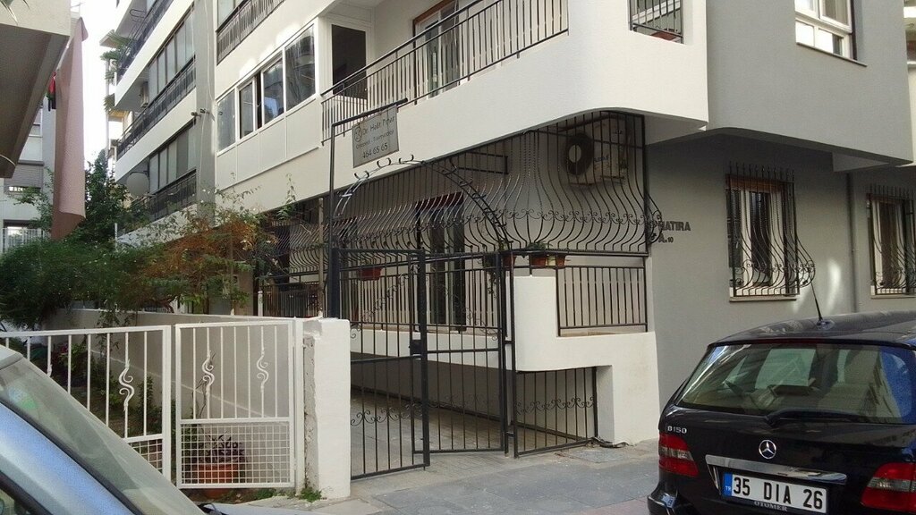 Private practice doctors Dr. Halit Pinar, Izmir, photo