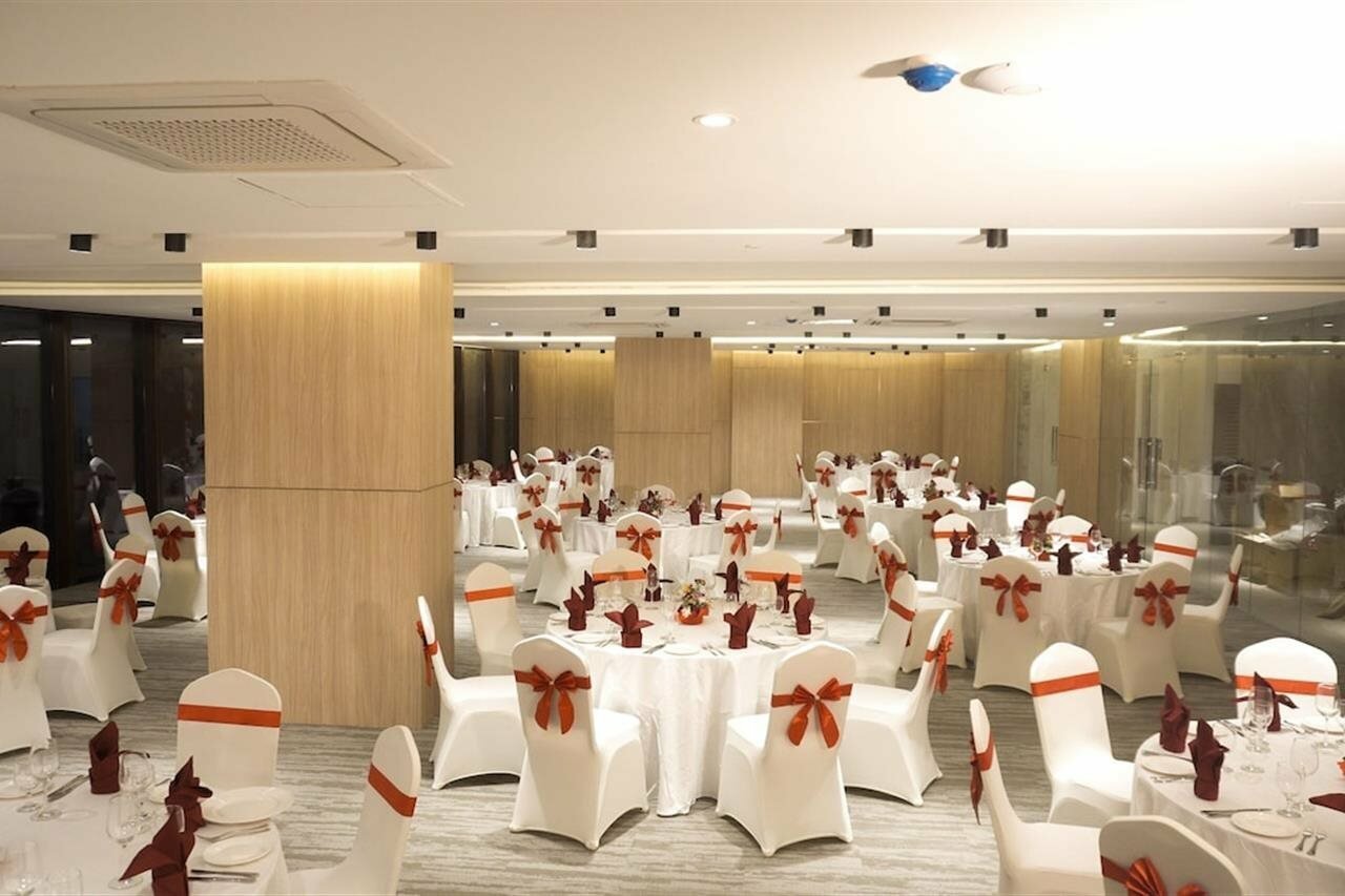 Фото Red Hotel Cubao, Quezon City