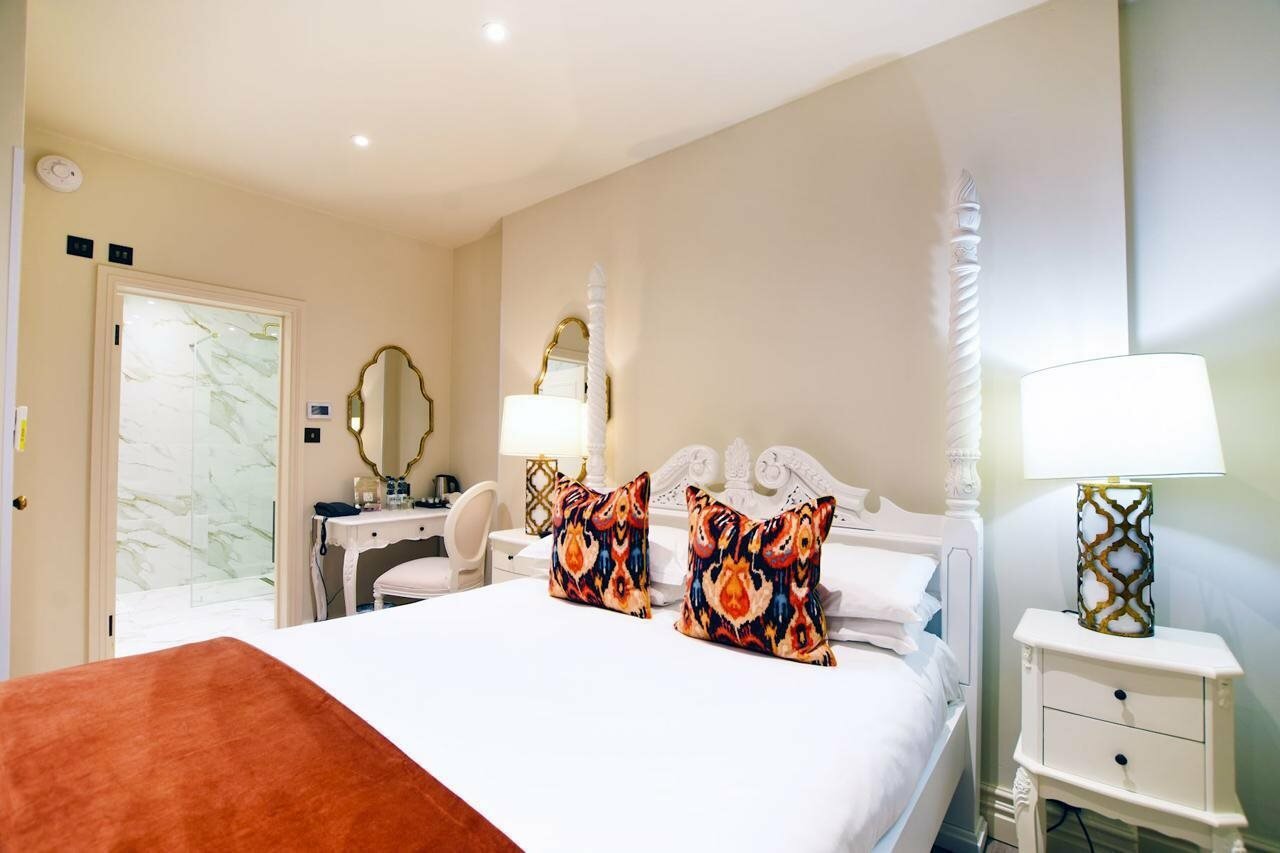 Фото Twenty Nevern Square Hotel