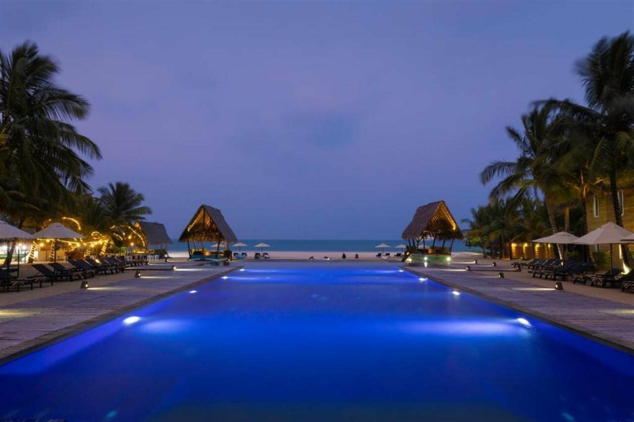 Фото Maalu Maalu Resort & SPA Pasikuda