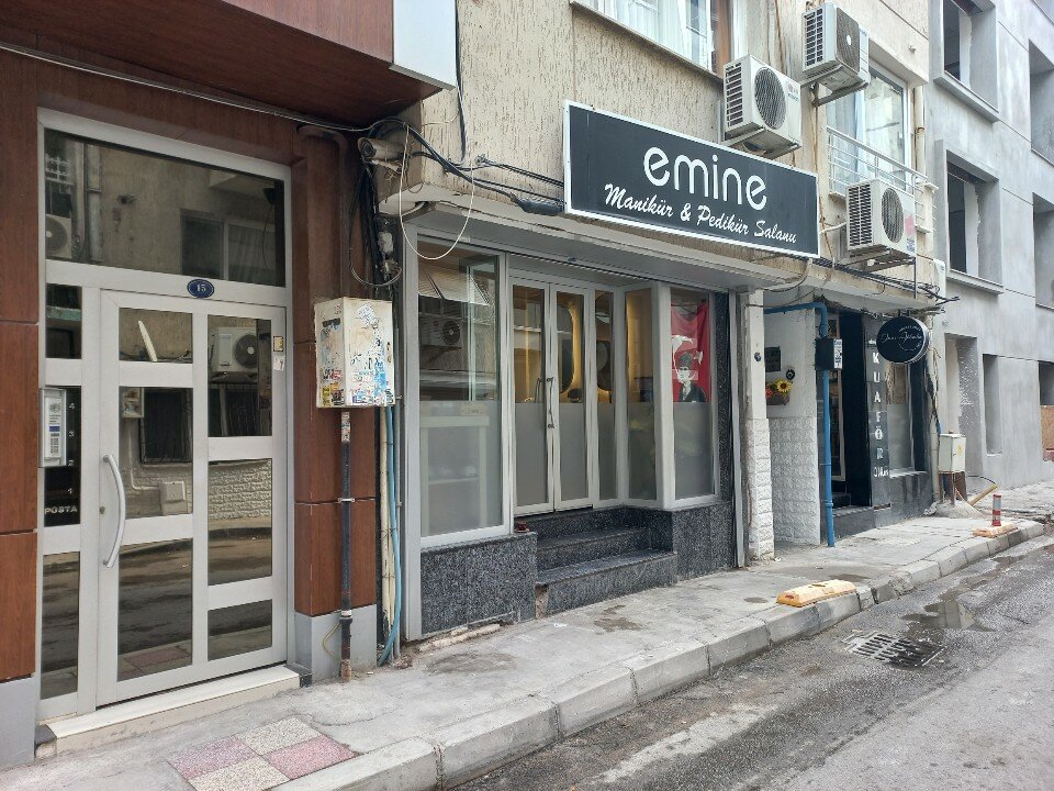 Emine Manikür & Peddikür Salanu
