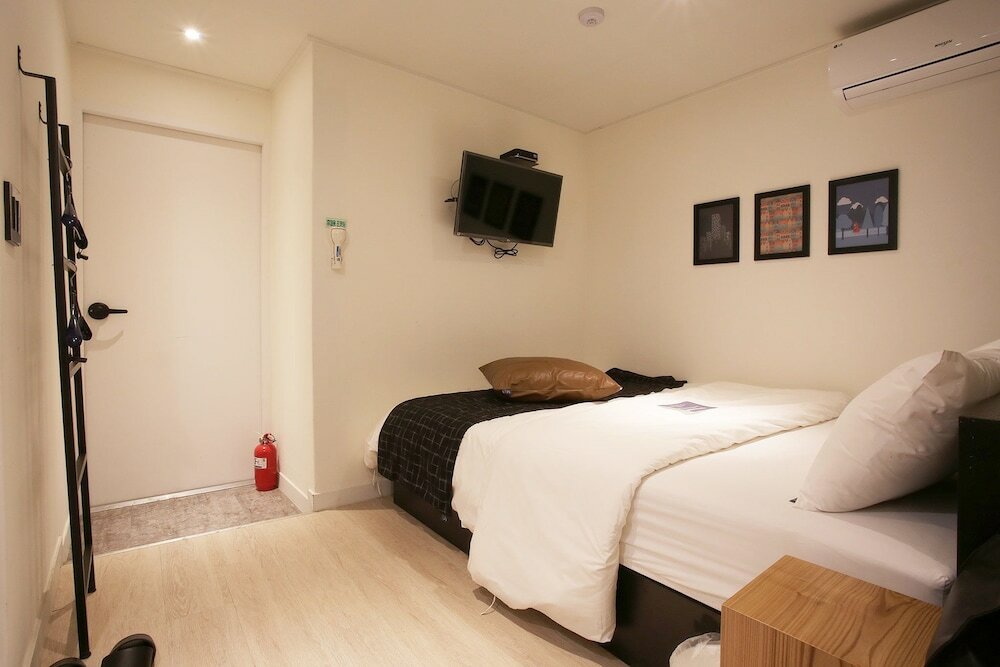 Фото Hotel Millhaus Shinchon