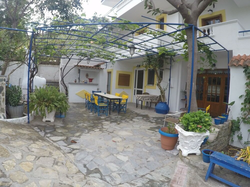 Фото Zafiria Apartments