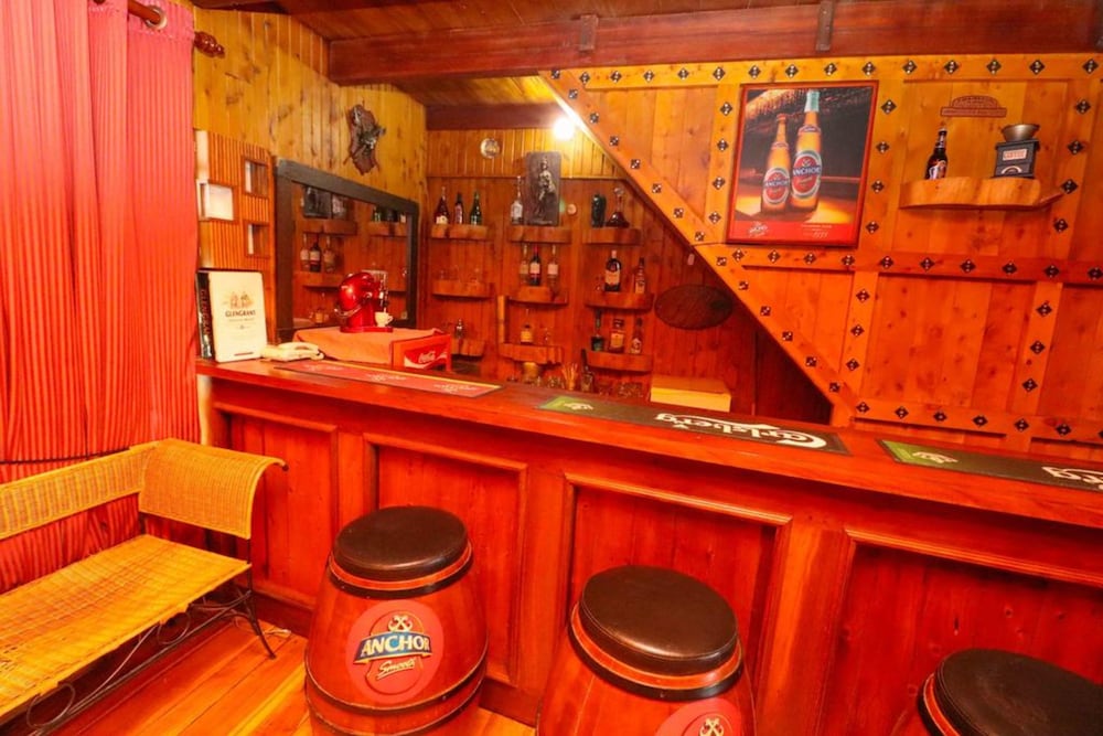 Фото Alpine Hotel