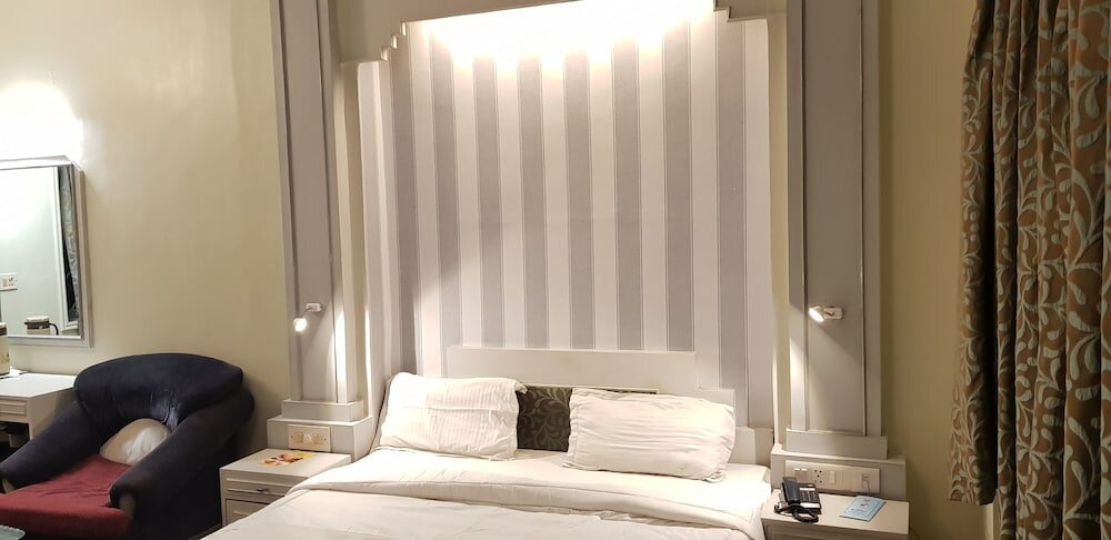 Фото Hotel Rushabh Home