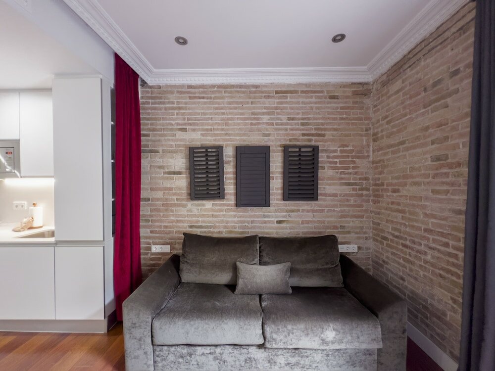 Фото Enjoybcn Gaudi Apartments