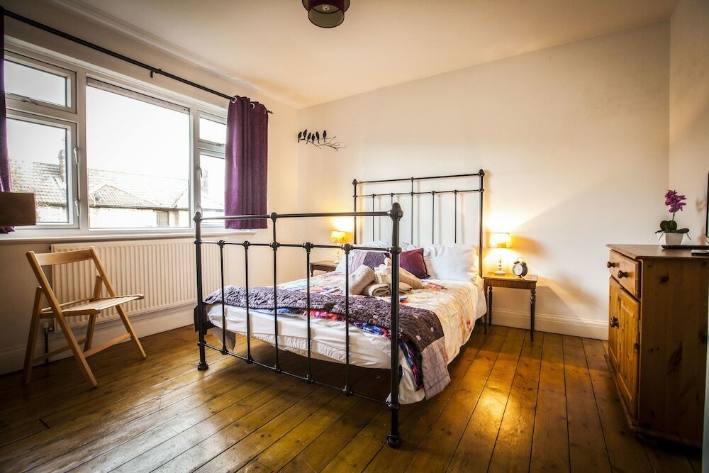 Фото Stunning Central Richmond with garden