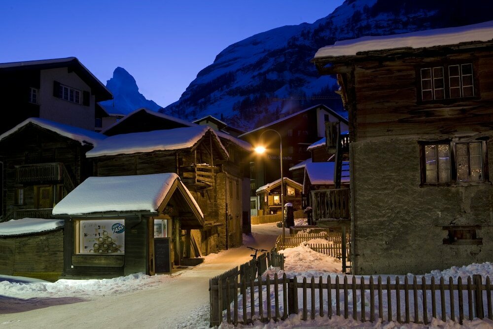 Hotel Chalet Z'Gogwargji, Valais, photo
