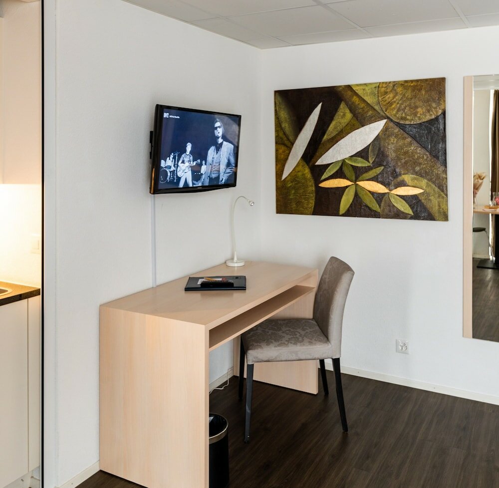 Фото Hine Adon Apart Hotel Bern-Airport