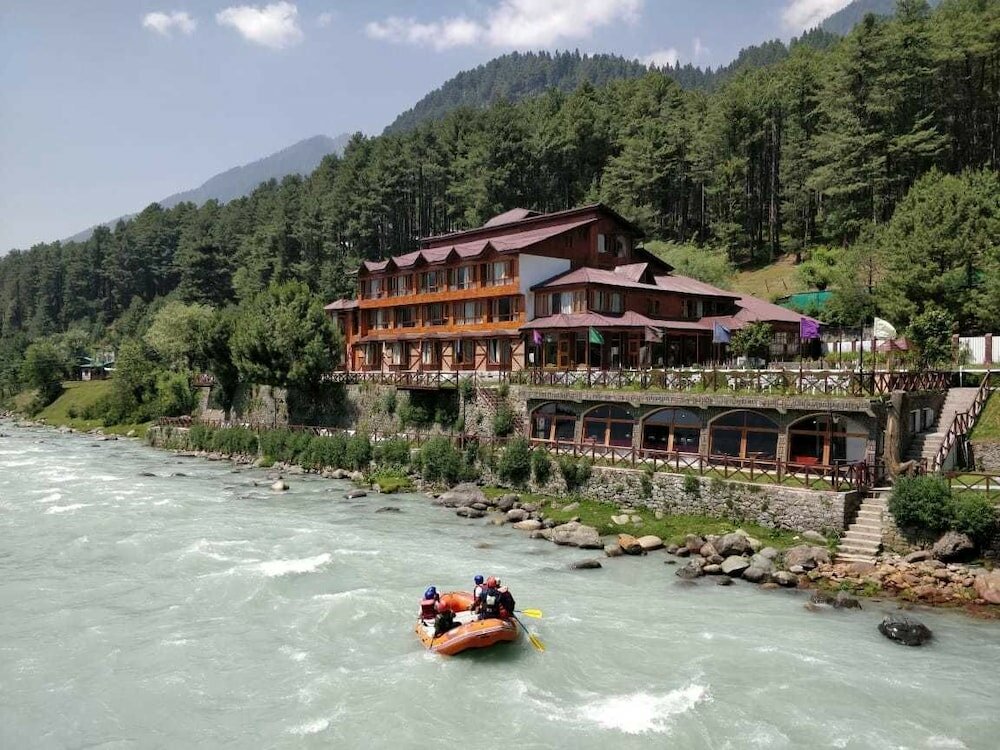 Фото Hotel Heevan Pahalgam