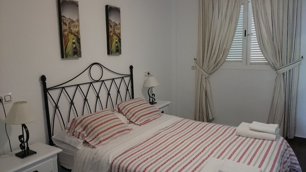 Фото Apartamentos Natura World