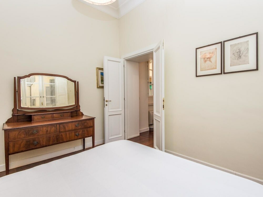 Фото Rsh Luxury Vatican Four Bedroom Apartment