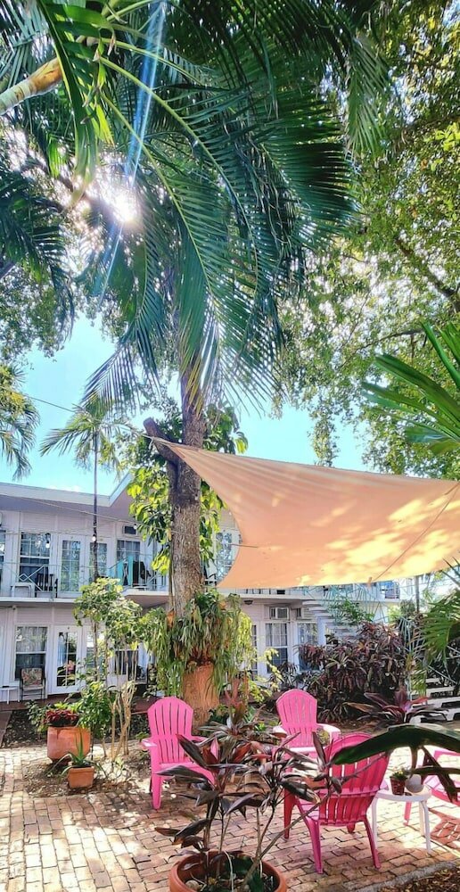 Фото Green Island Inn