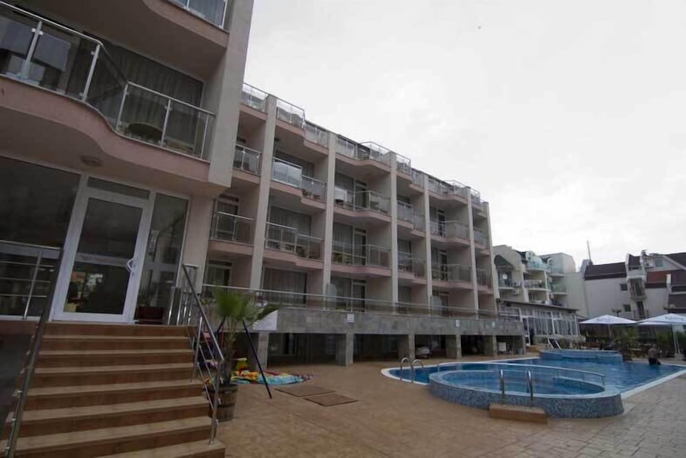 Фото Отель Tropics