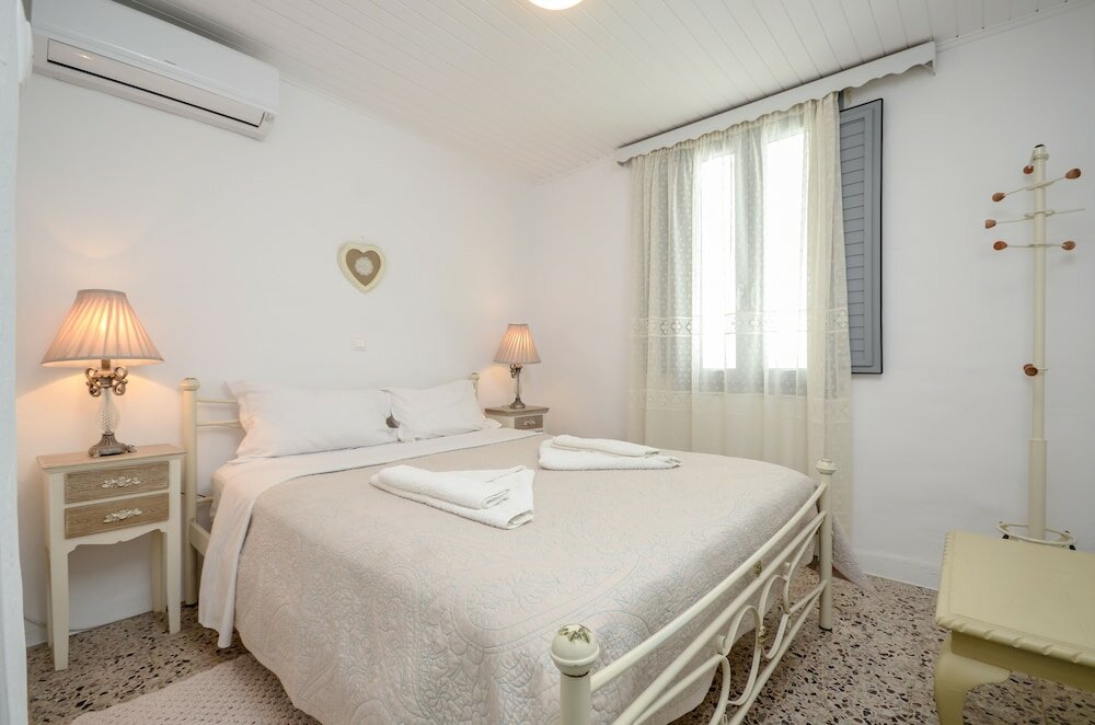 Фото Naxos Center Houses