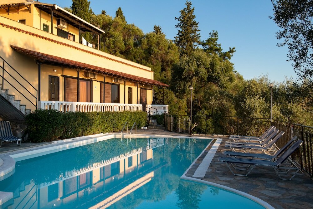 Фото Dimitra Studios