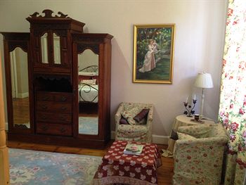 Фото Oaksrest Vineyards