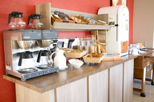 Фото Kyriad Martigues Sud