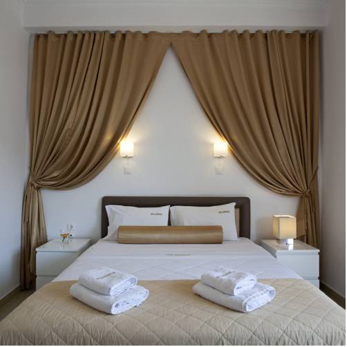 Фото Metropolis Hotel