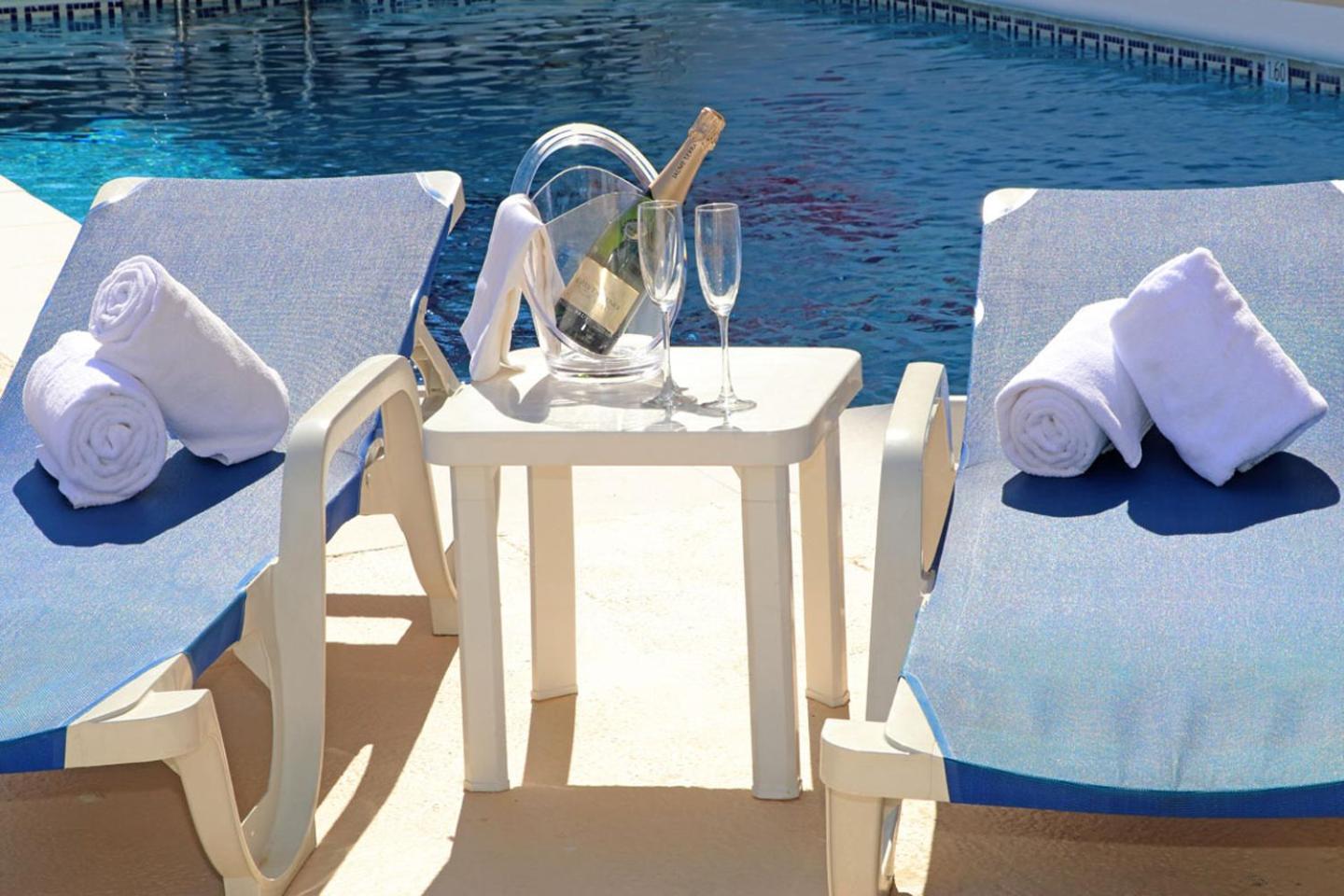 Фото Hotel El Faro Marbella