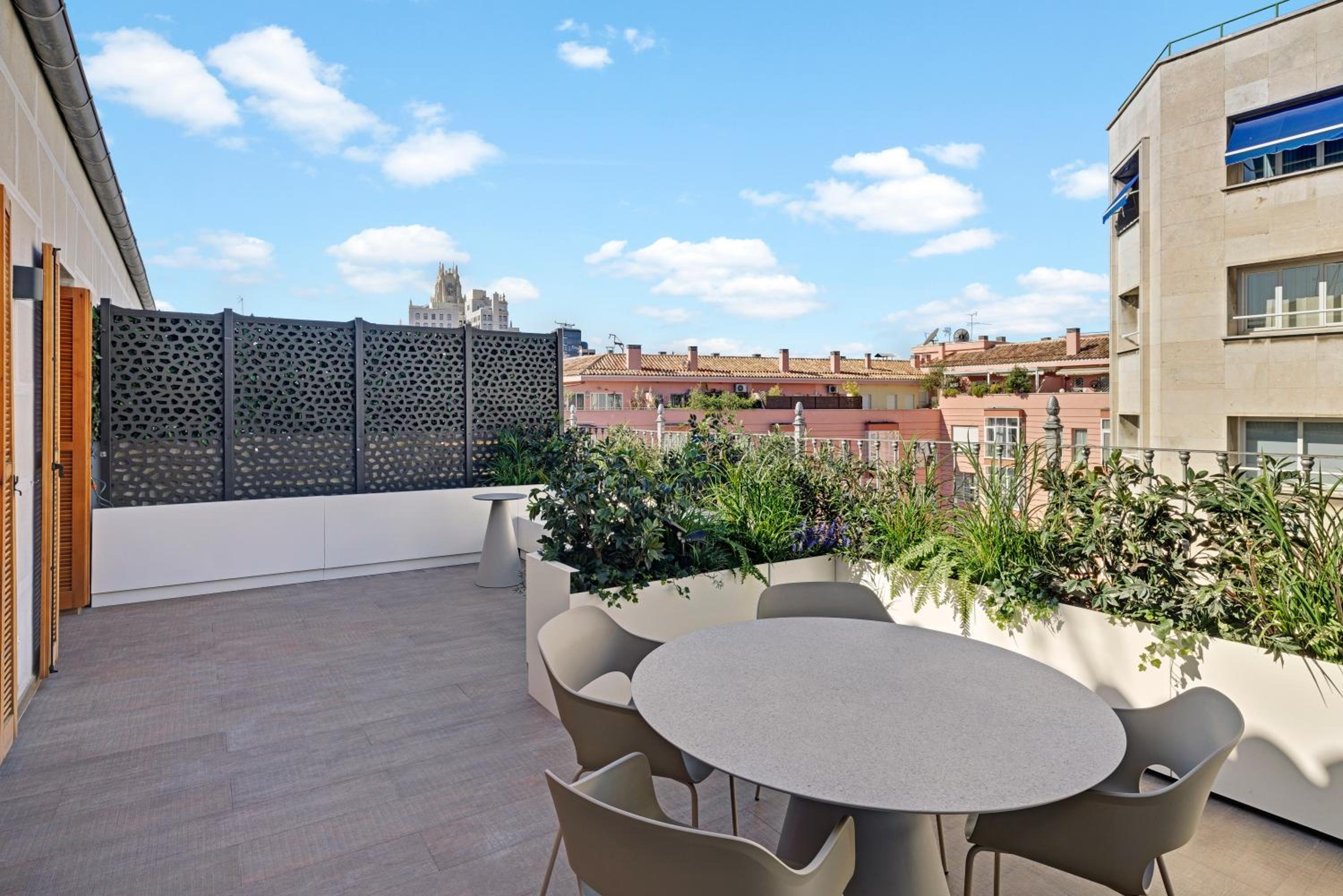 Фото B&b Apartamentos Madrid Centro Fuencarral 46