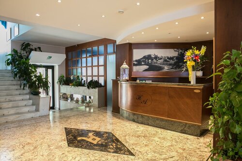 Гостиница Hotel Ariston в Империи