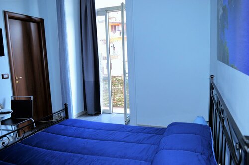 Гостиница Napoli Station B&b в Неаполе