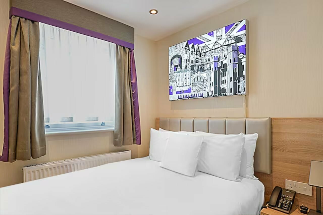 Фото Oyo Townhouse 30 Sussex Hotel