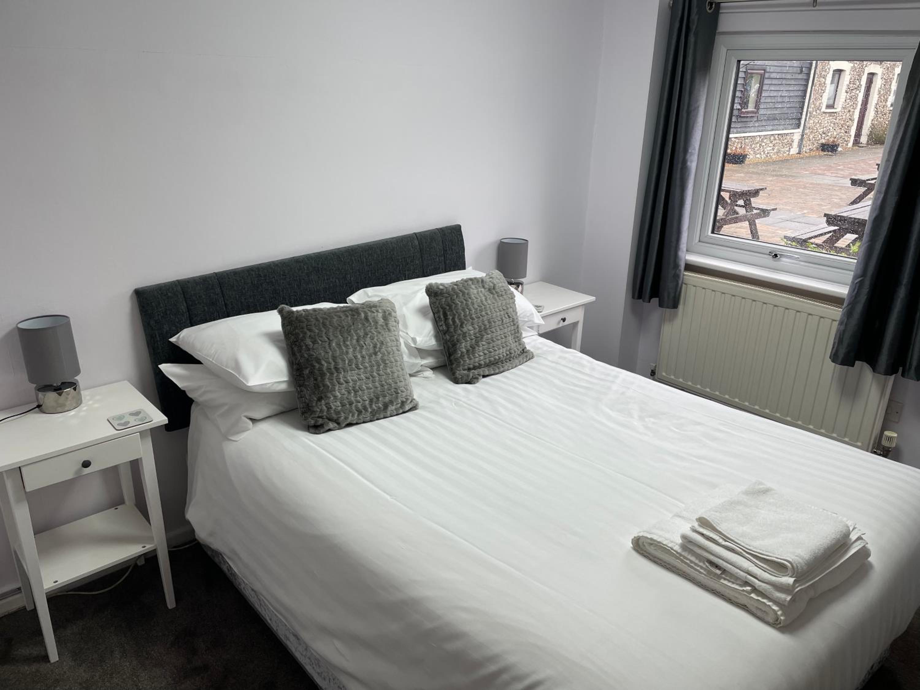 Фото Coach House Hotel