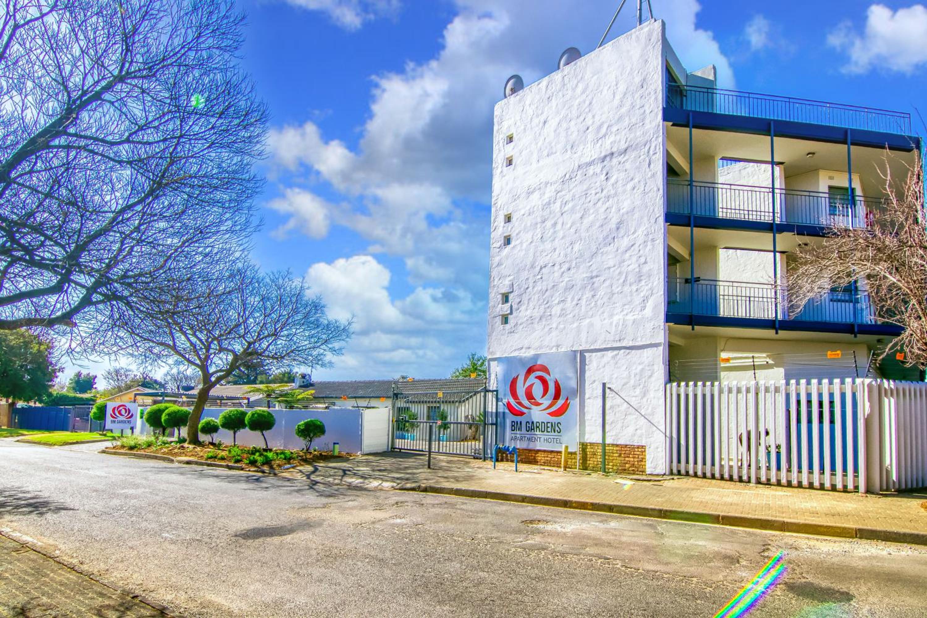 Фото Bm Gardens Apartment Hotel