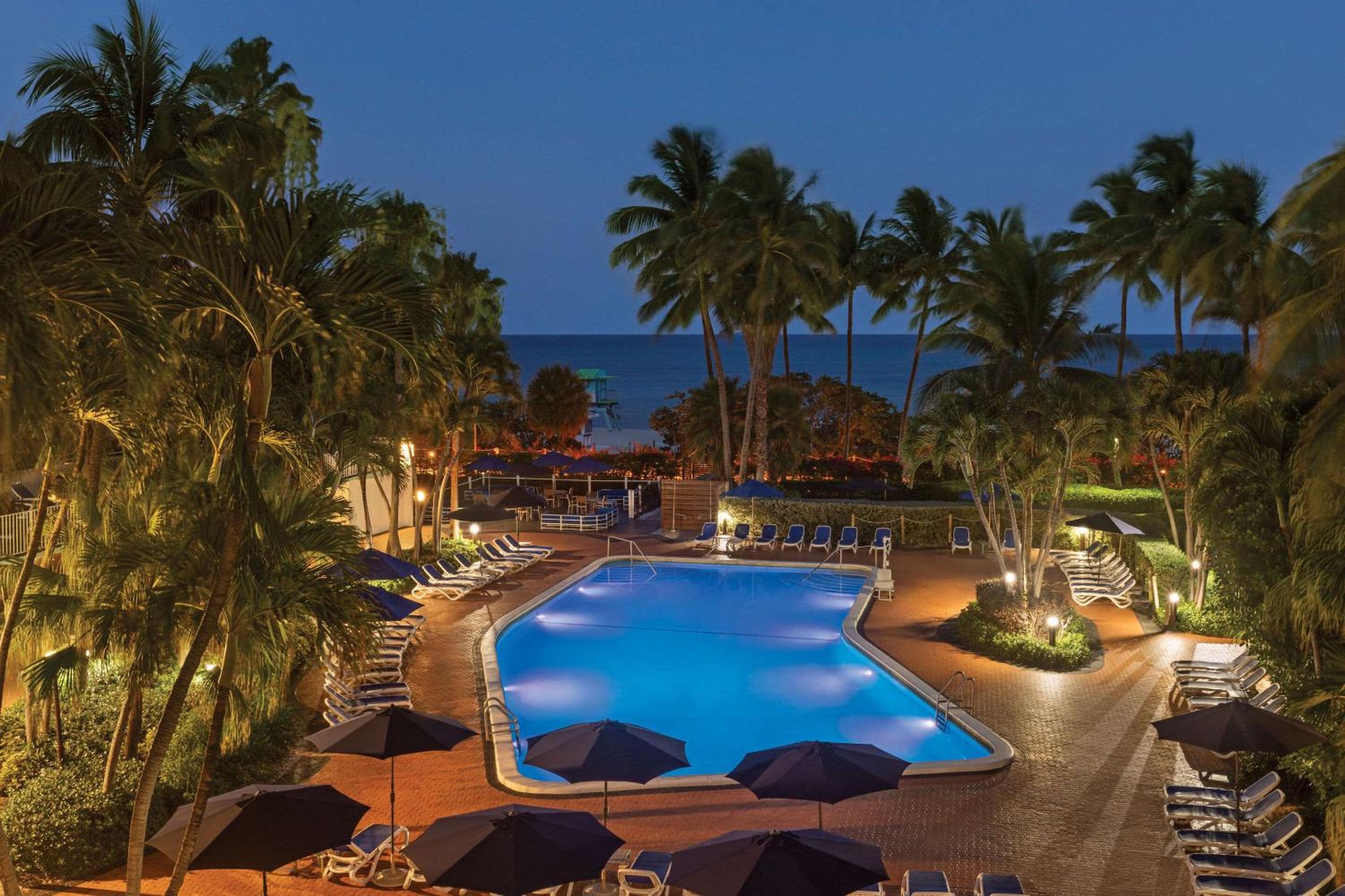 Фото Radisson Resort Miami Beach